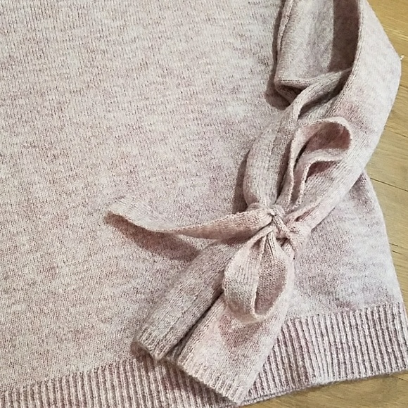 Sleeve tie sweater - Picture 2 of 6